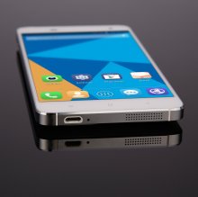 DOOGEE HITMAN DG850 Smartphone 5.0 Inch SHARP Screen 1GB 16GB 13.0MP Camera- White