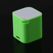 Bluetooth Speaker Music Player with Anti-Lost Camera Remote Shutter Function Green