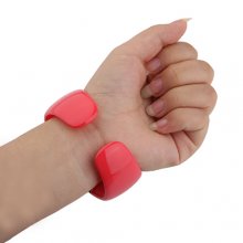 Fashion Bluetooth Bracelet Vibrating LCD Caller ID Alert Anti-Loss Watch