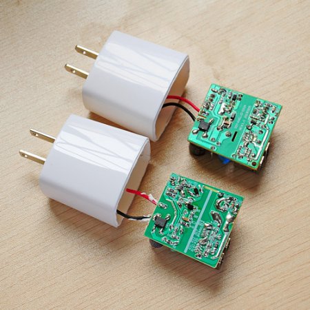 Dual USB 2.1A 10W AC Travel Wall Charger for iPhone iPad Smartphone White